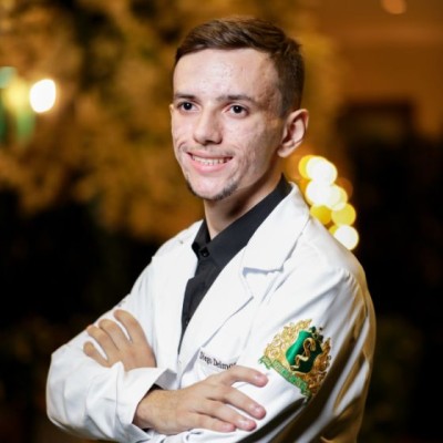 Diego Delmondes, criador do MedCalcApp